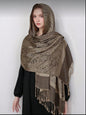 Elegant and cozy, this women’s fashion scarf combines timeless style with everyday comfort.