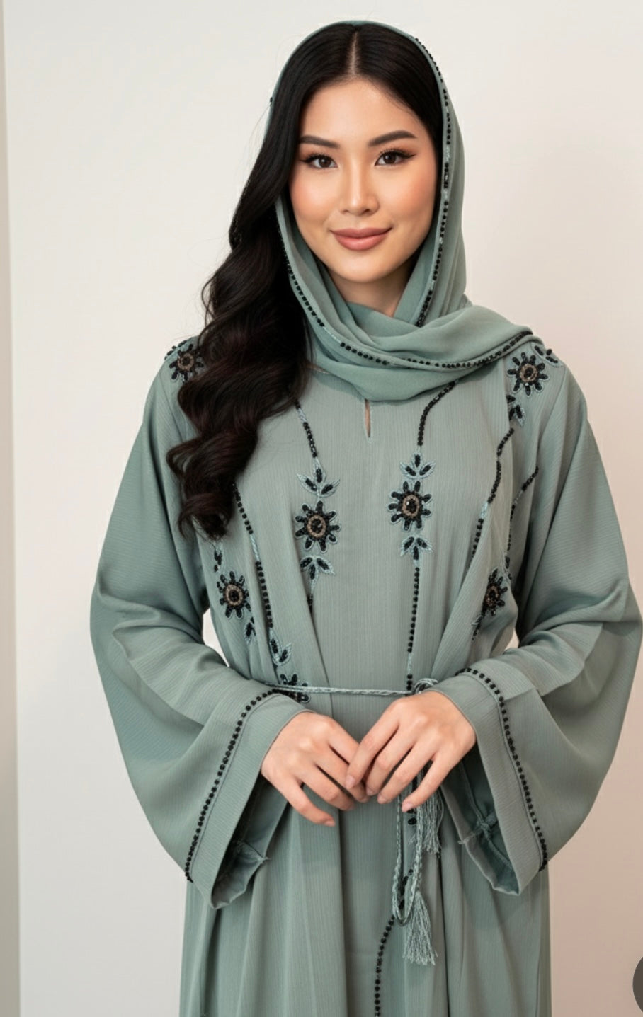 Dubai close Aba  Women wear
