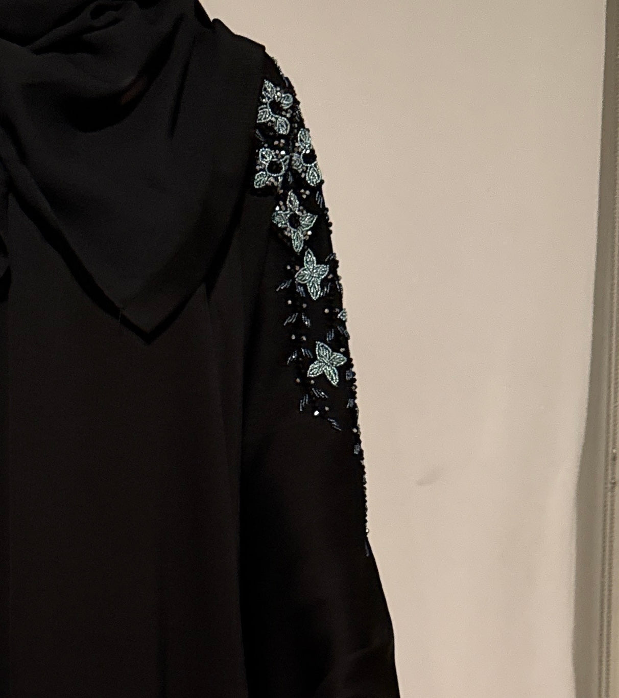 Dubai close Aba  Women wear